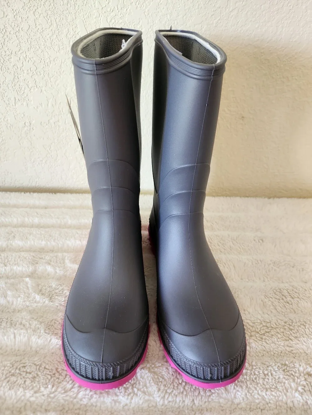 Kamik Classic Stomp Charcoal Magenta Rubber Rain Boots for Kids for Everyday Use